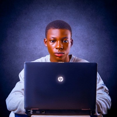 Moses Efiok Hogan - hoganhost UI/UX  & Graphic Designer